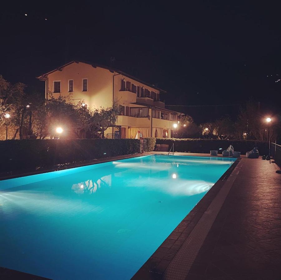 Sotto Il Cielo Di Toscana Appartamenti In Tenuta Only Adults No Pet Camaiore Exteriör bild
