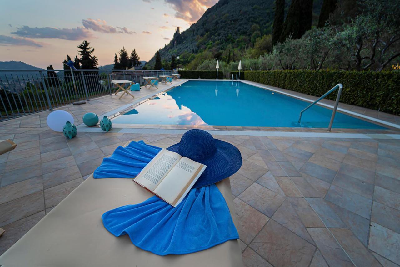 Sotto Il Cielo Di Toscana Appartamenti In Tenuta Only Adults No Pet Camaiore Exteriör bild